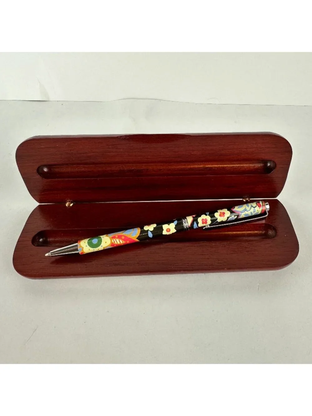 Vera Bradley Floral Patterned Ballpoint Pen With Wooden Case
